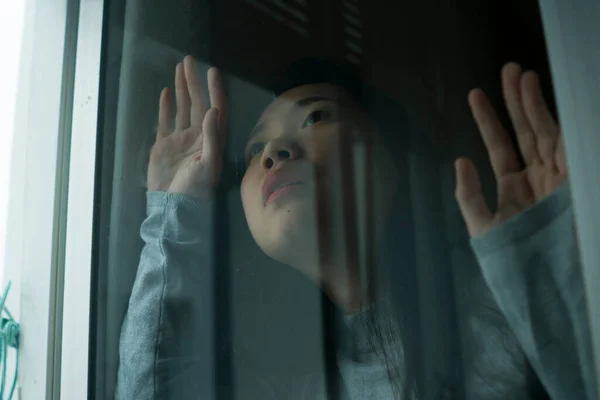 Fiatal Szomorú Depressziós Ázsiai Kínai Lány Ijedt Aggódott Covid19 Lezárás — Stock Fotó