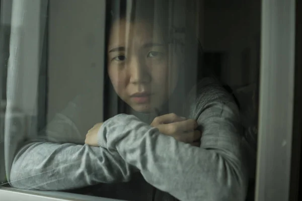Joven Triste Deprimido Asiático Chino Chica Asustado Preocupado Durante Covid19 — Foto de Stock