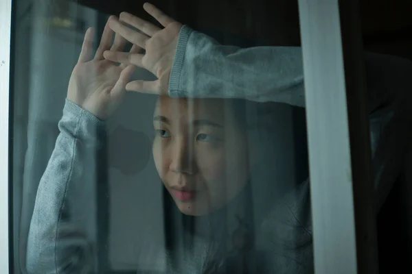 Joven Triste Deprimido Asiático Coreano Chica Asustado Preocupado Durante Covid19 — Foto de Stock