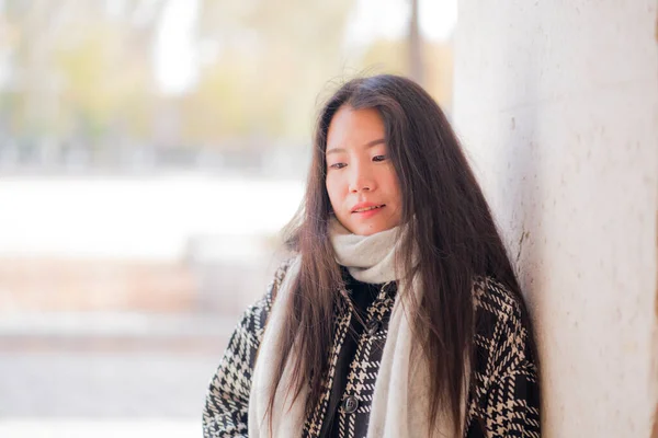 Lifestyle Portret Van Jonge Mooie Aziatische Chinese Toeristische Vrouw Glimlachend — Stockfoto