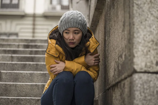 Dramático Estilo Vida Retrato Joven Atractiva Mujer China Triste Deprimida — Foto de Stock