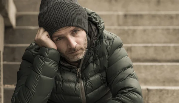 Oscuro Nervioso Retrato Urbano Mediana Edad Triste Deprimido Hombre Desempleado — Foto de Stock