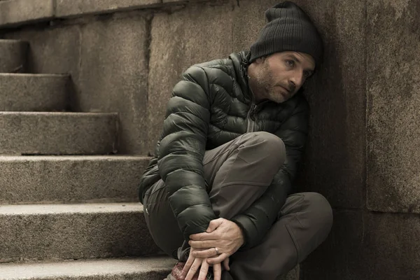 Oscuro Nervioso Retrato Urbano Mediana Edad Triste Deprimido Hombre Desempleado — Foto de Stock