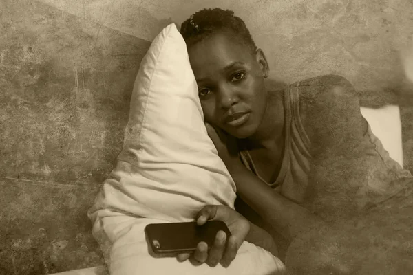 Dramático Retrato Casa Una Joven Enferma Deprimida Afro Americana Negra — Foto de Stock