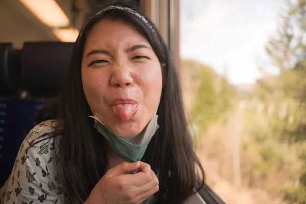 Viaje Tren Tiempos Covid19 Joven Feliz Linda Mujer China Asiática — Foto de Stock
