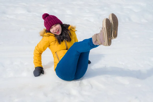 Vacaciones Invierno Nieve Estilo Vida Retrato Joven Feliz Hermosa Chica — Foto de Stock