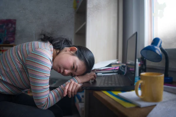 Retrato Estilo Vida Jovem Estressado Preocupado Asiático Japonês Mulher Trabalhando — Fotografia de Stock
