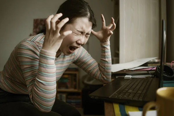 Retrato Estilo Vida Jovem Estressado Preocupado Asiático Japonês Mulher Trabalhando — Fotografia de Stock