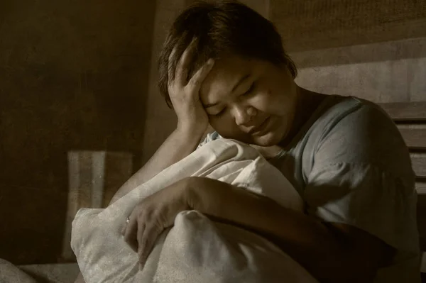 Dramatisch Portret Van Jong Verdrietig Depressief Vet Mollig Aziatisch Meisje — Stockfoto