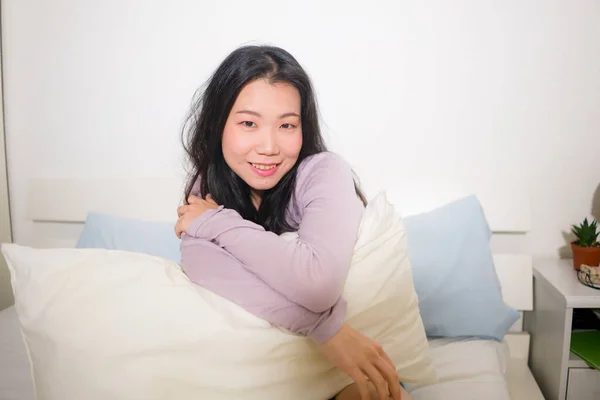 Retrato Estilo Vida Mulher Asiática Jovem Bonita Casa Menina Chinesa — Fotografia de Stock
