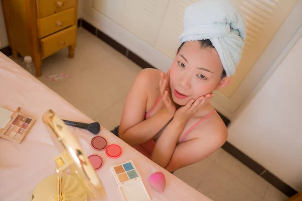 Young Beautiful Happy Asian Japanese Woman Towel Head Wrap Applying — Stock Photo, Image