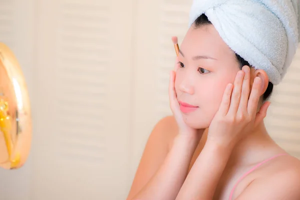 Young Asian Woman Applying Makeup Beautiful Attractive Japanese Girl Head — Stock Photo, Image