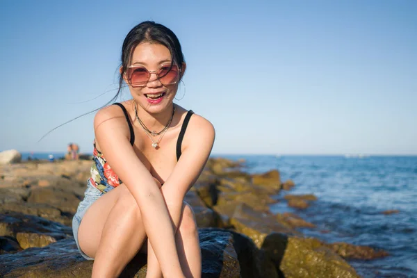 Young Happy Beautiful Asian Woman Sea Attractive Korean Girl Cheerful — Stock Photo, Image