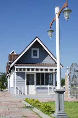 Bungalow With gökyüzüne bir zemin olarak