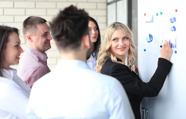 Conferentie-Bedrijfspresentatie met team — Stockfoto