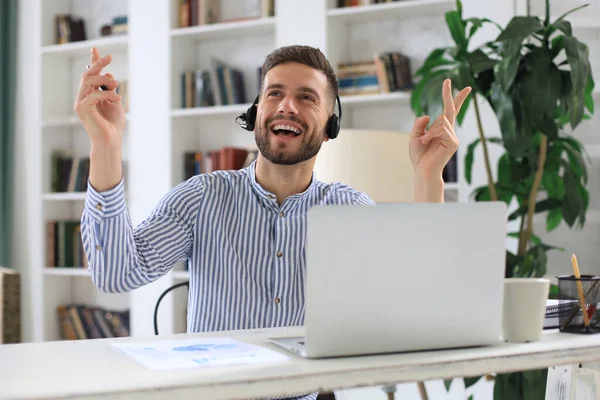 Handsome Businessman Keeping Arms Raised Expressing Joyful Office — Stock fotografie