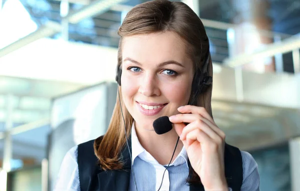 Customer Support Operator Werkt Een Call Center Kantoor — Stockfoto