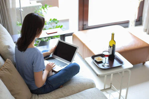 Smiling Young Woman Sitting Sofa Laptop Computer Chating Friends Drinking — Fotografia de Stock