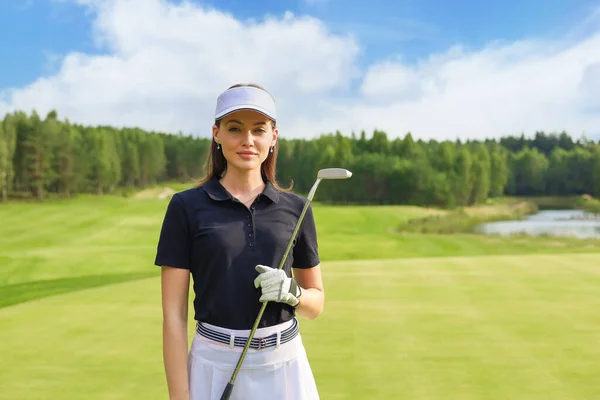 Portrait Smiling Woman Standing Golf Club Golf Course — Stock Photo, Image