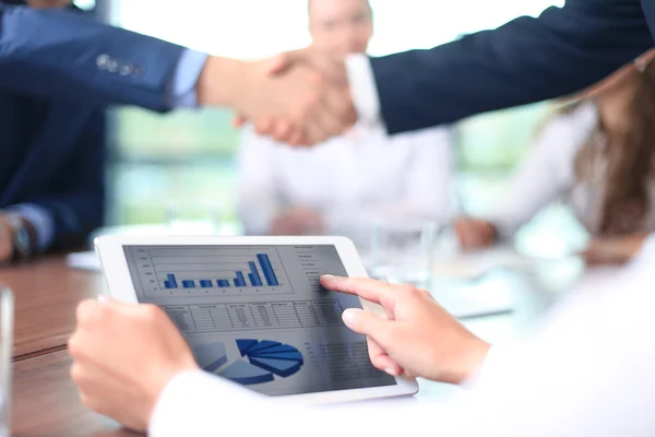 Business people shaking hands — Stock Photo, Image