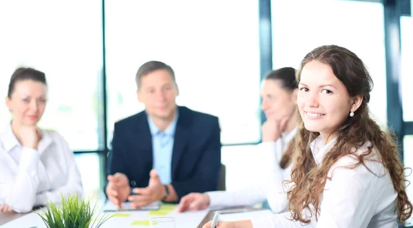 Donna d'affari con il suo staff — Foto Stock