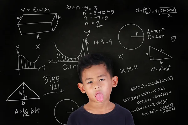 Pequeño niño enfermo de problemas de matemáticas —  Fotos de Stock