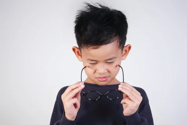 Kleiner Junge mit Brille — Stockfoto