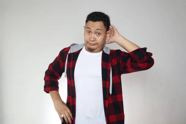 Komik Asyalı Adam Cahil Hareketleriyle Kameraya Bakıyor Kafası Karışık — Stok fotoğraf