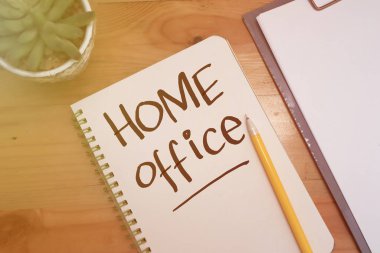 İçişleri Bakanlığı, ahşap arka plan, yaşam ve iş motivasyon konseptine karşı kitap üzerine yazılmış metin yazıları