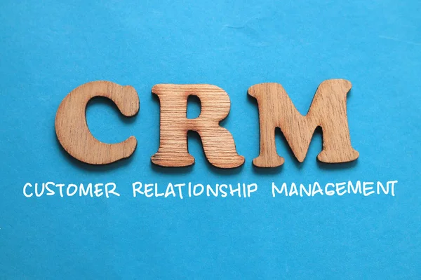 Crm Customer Relationship Management Κείμενο Λέξεις Τυπογραφία Γραμμένο Μπλε Φόντο — Φωτογραφία Αρχείου