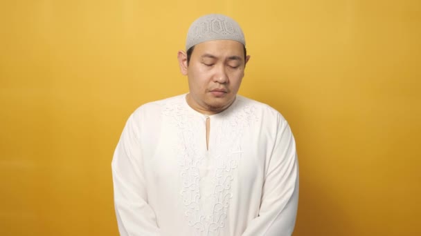 Sad Depressed Anxiety Asian Musilm Man Thinking Contemplating Bad Thing — Stock Video