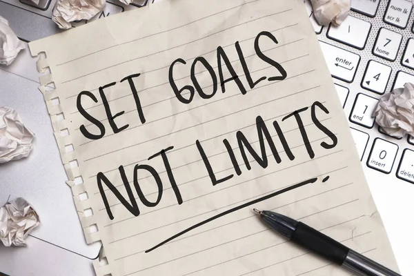 Set Goals Limits Tekstwoorden Typografie Geschreven Papier Het Leven Het — Stockfoto