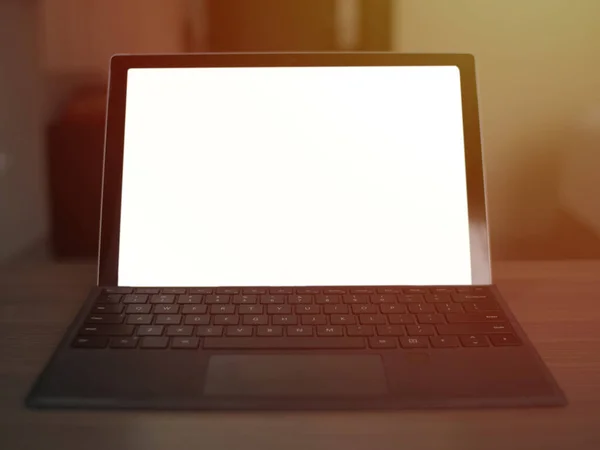 Nahaufnahme Bild Von Laptop Attrappe Computermonitor Mit Leeren Weißen Bildschirm — Stockfoto