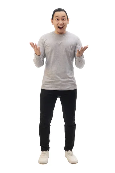 Mann Lässigem Grauen Hemd Schwarzer Jeans Und Weißen Schuhen Aufgeregt — Stockfoto