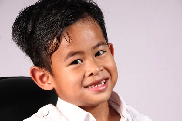 Asiático menino sorrindo — Fotografia de Stock