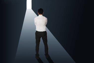 İşadamı zorluklarla karşı karşıya