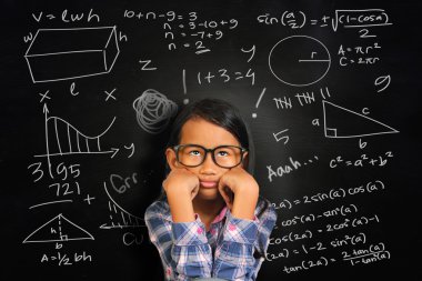 Küçük Asya öğrenci kız matematik hasta olma