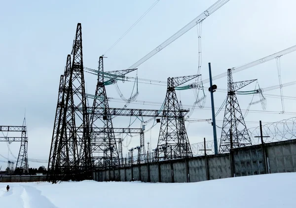 Sottostazioni elettriche in vite della persona — Foto Stock