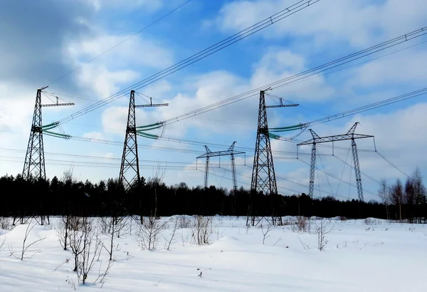 Subestações elétricas em vidas da pessoa — Fotografia de Stock