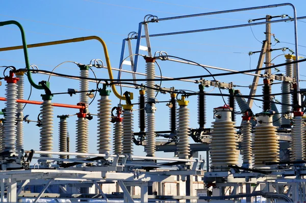 Kişinin can içinde elektrik Trafo Merkezleri