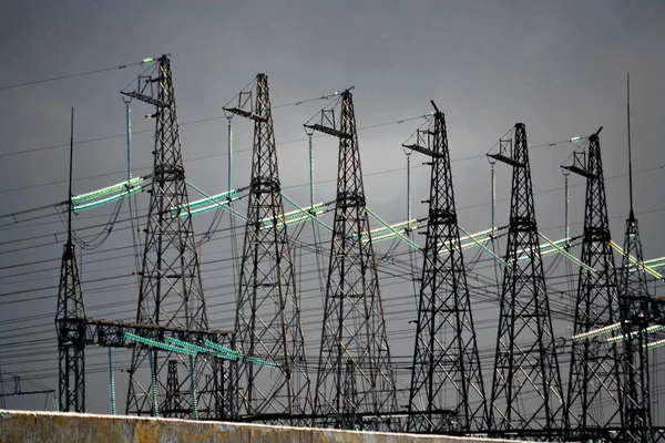 Elektropodstancii Tüm Bölgeye Ucuz Enerji Veriyor — Stok fotoğraf