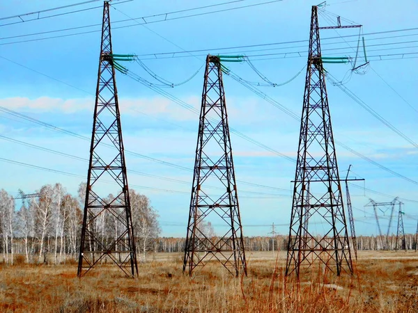 Elektropodstancii Tüm Bölgeye Ucuz Enerji Veriyor — Stok fotoğraf