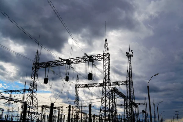 Electricidad en servicio — Foto de Stock