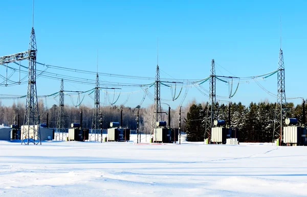 Elektrische onderstations in lifes van de persoon — Stockfoto