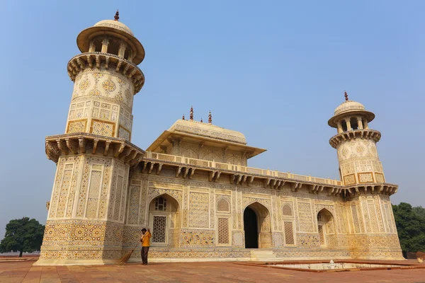 Tumba de Itimad-ud-Daulah en Agra, Uttar Pradesh, India — Foto de Stock