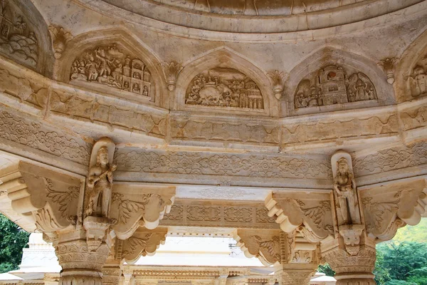 Detalj av snidade kupolen på Royal cenotaphs i Jaipur, Rajastha — Stockfoto