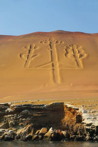 Candelabro delle Ande nella baia di Pisco, Perù — Foto Stock