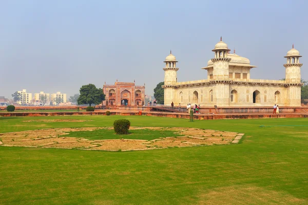Tumba de Itimad-ud-Daulah en Agra, Uttar Pradesh, India — Foto de Stock