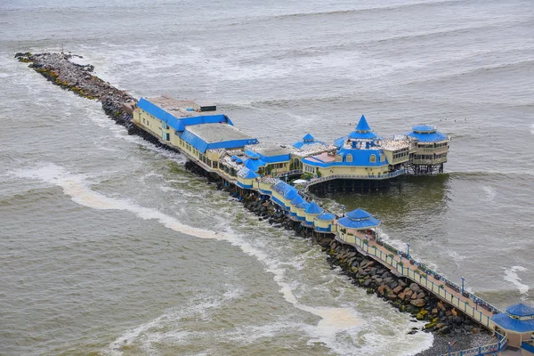 Pier in de wijk Miraflres in Lima, Peru — Stockfoto