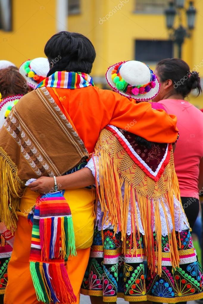 peruvian couple on accion!